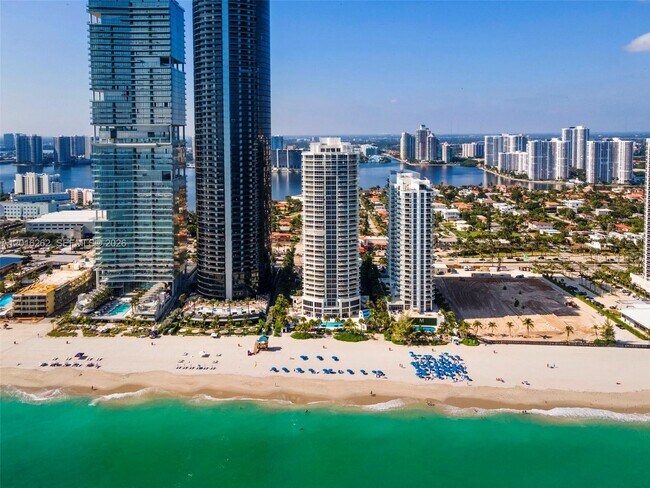 Building Photo - 18671 Collins Ave