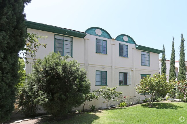 Building Photo - 127-129 1/2 N Clark Dr