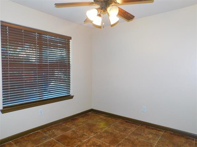 Building Photo - 558 Jay St