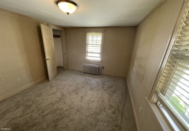 Building Photo - 2 br, 1 bath Duplex - 26 Shepard St 2