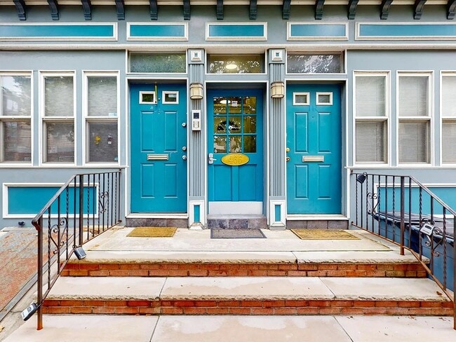 Primary Photo - 466 Monmouth St
