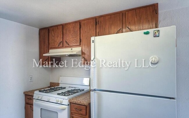 Building Photo - 3Bed/1Bath House at 15TH/Peoria! $399 MOVE...