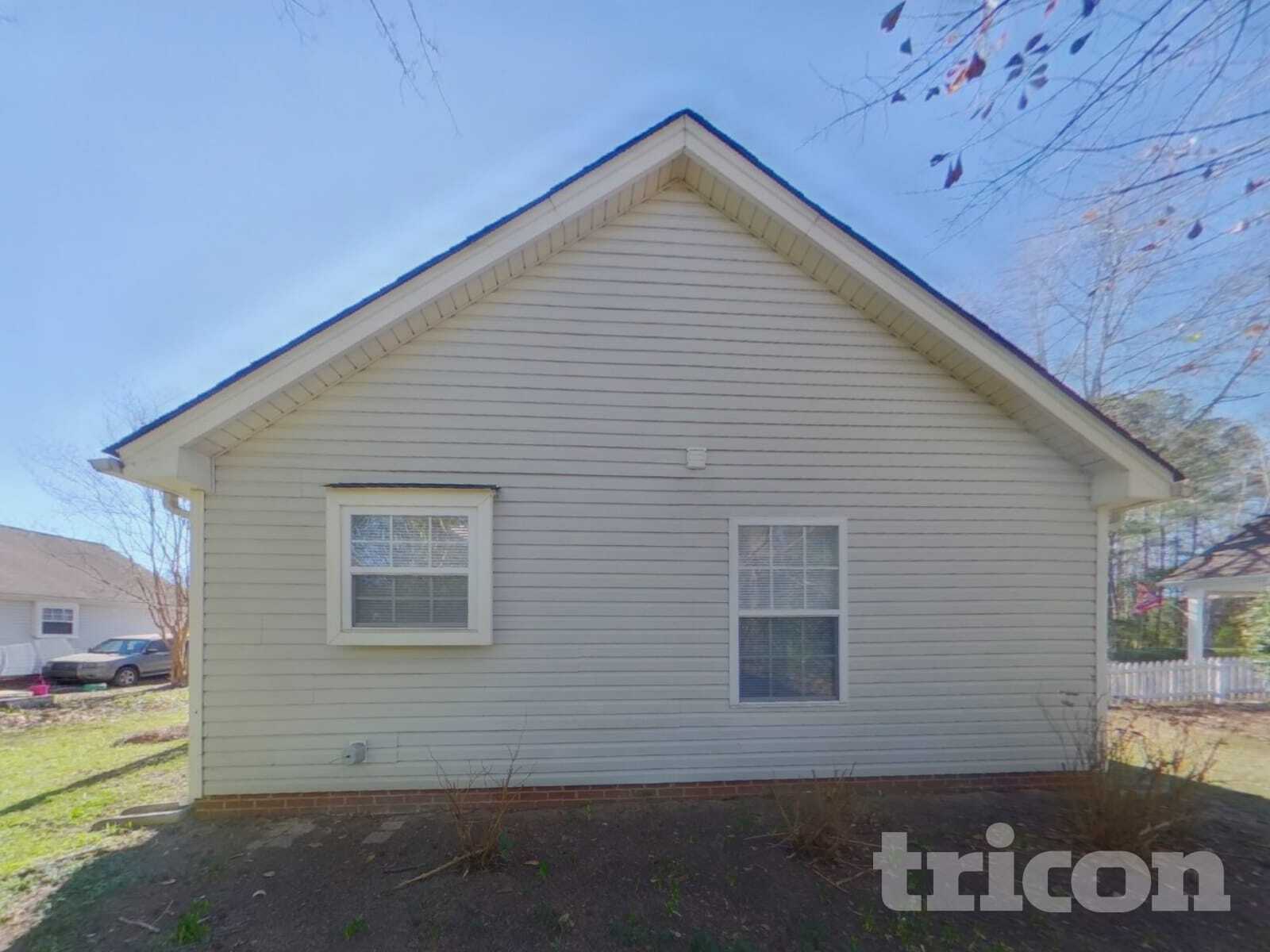 Building Photo - 562 Chisolm Way