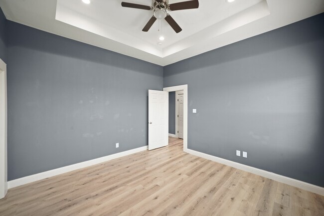 Building Photo - 2110 Oatfield Dr