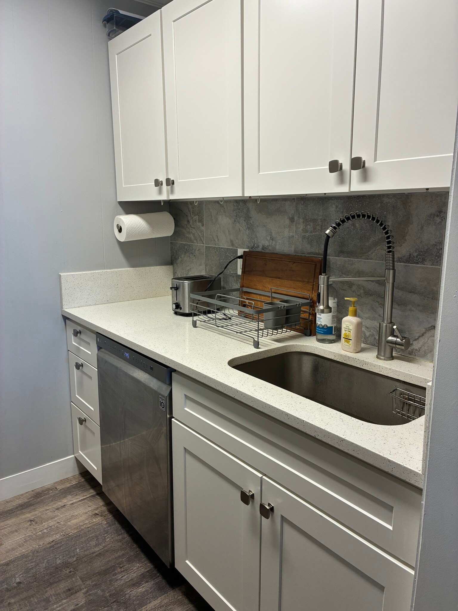 Building Photo - 511 Robin Dr