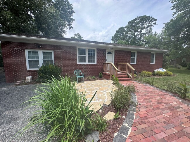 Building Photo - Ogden 3 Bedroom Home