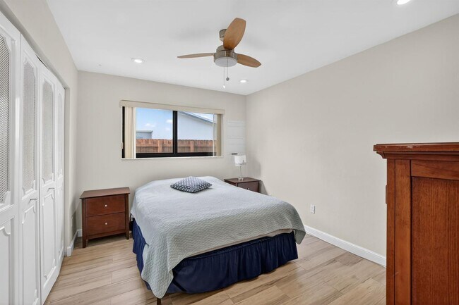 Building Photo - 407 SE 5th St