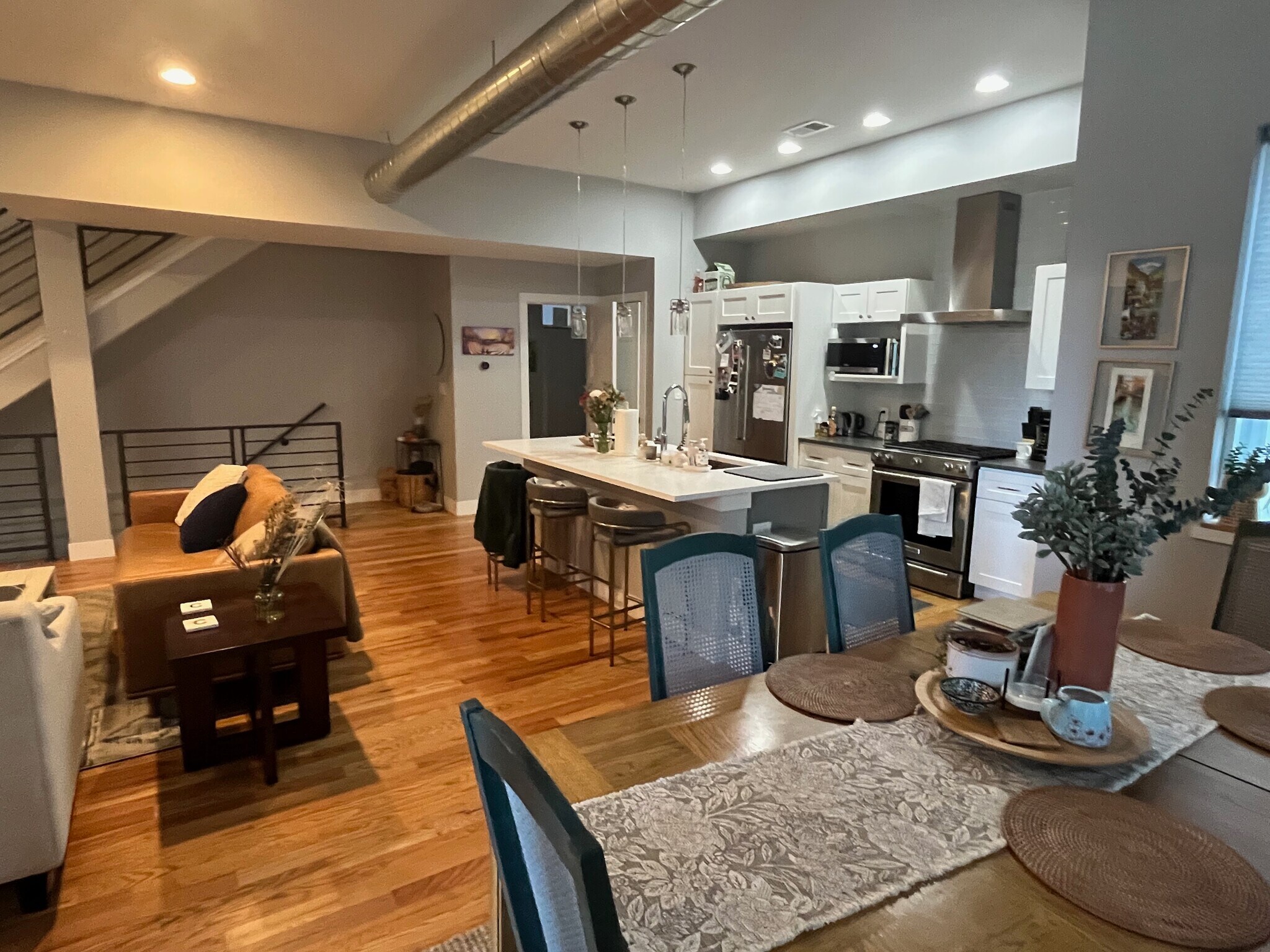 Building Photo - 3326 S Washington St