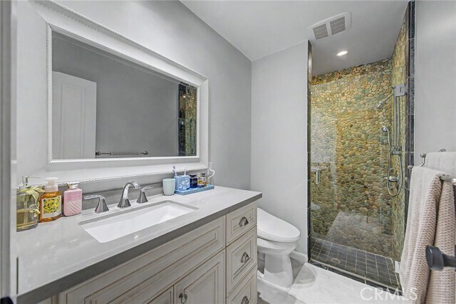 Building Photo - 6315 Marina Pacifica Dr S