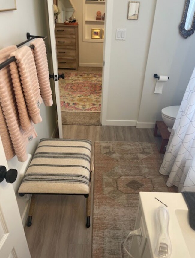 Building Photo - Beautifully Remodeled 2 Bed/1 Bath Single ...