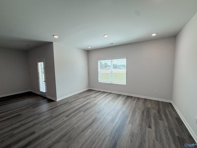 Building Photo - 124 Betty Williams Dr