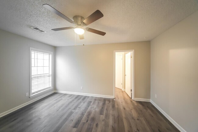 Building Photo - 6525 Bald Cypress Cove