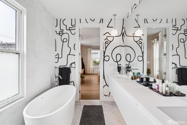 Building Photo - 754 Lake St