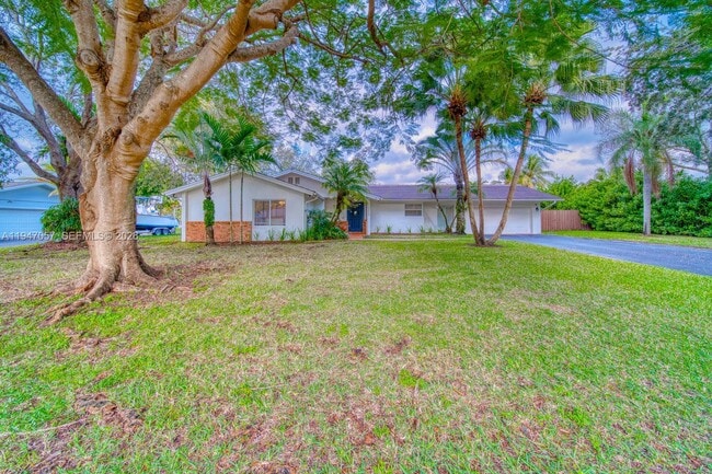 Building Photo - 12620 SW 114th Ave