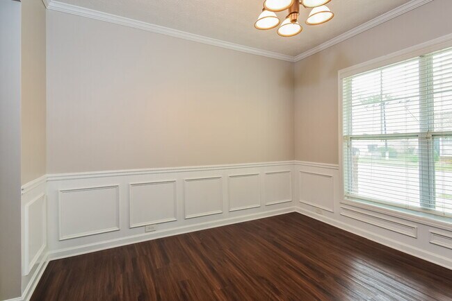 Building Photo - 701 Sweet Spice Way