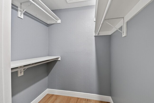 Building Photo - 1615 Shirley Ct