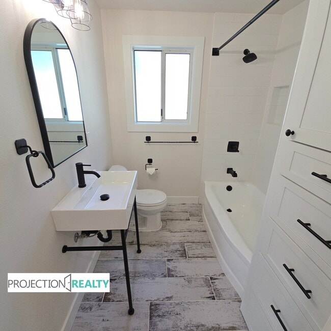 Building Photo - 32535 Coal Creek Rd