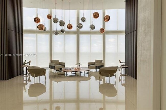 Building Photo - 15901 Collins Ave