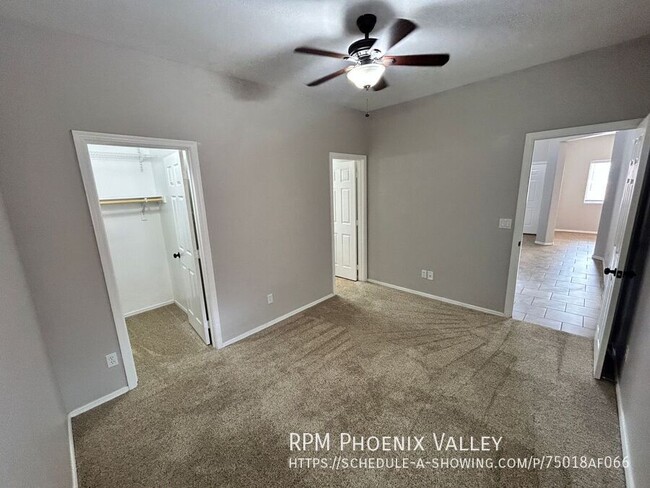 Building Photo - Single Level 2 Bed/2 Bath Gated Community ...