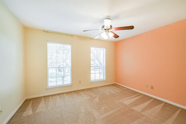 Building Photo - 4003 Bountiful Crest Ln
