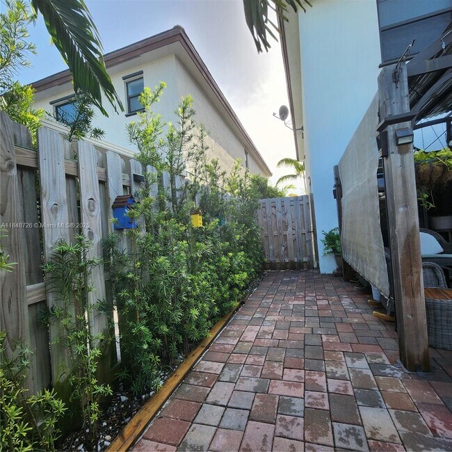 Building Photo - 25111 SW 108th Ave