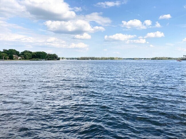 Building Photo - Casa Rio Waterfront Condominium