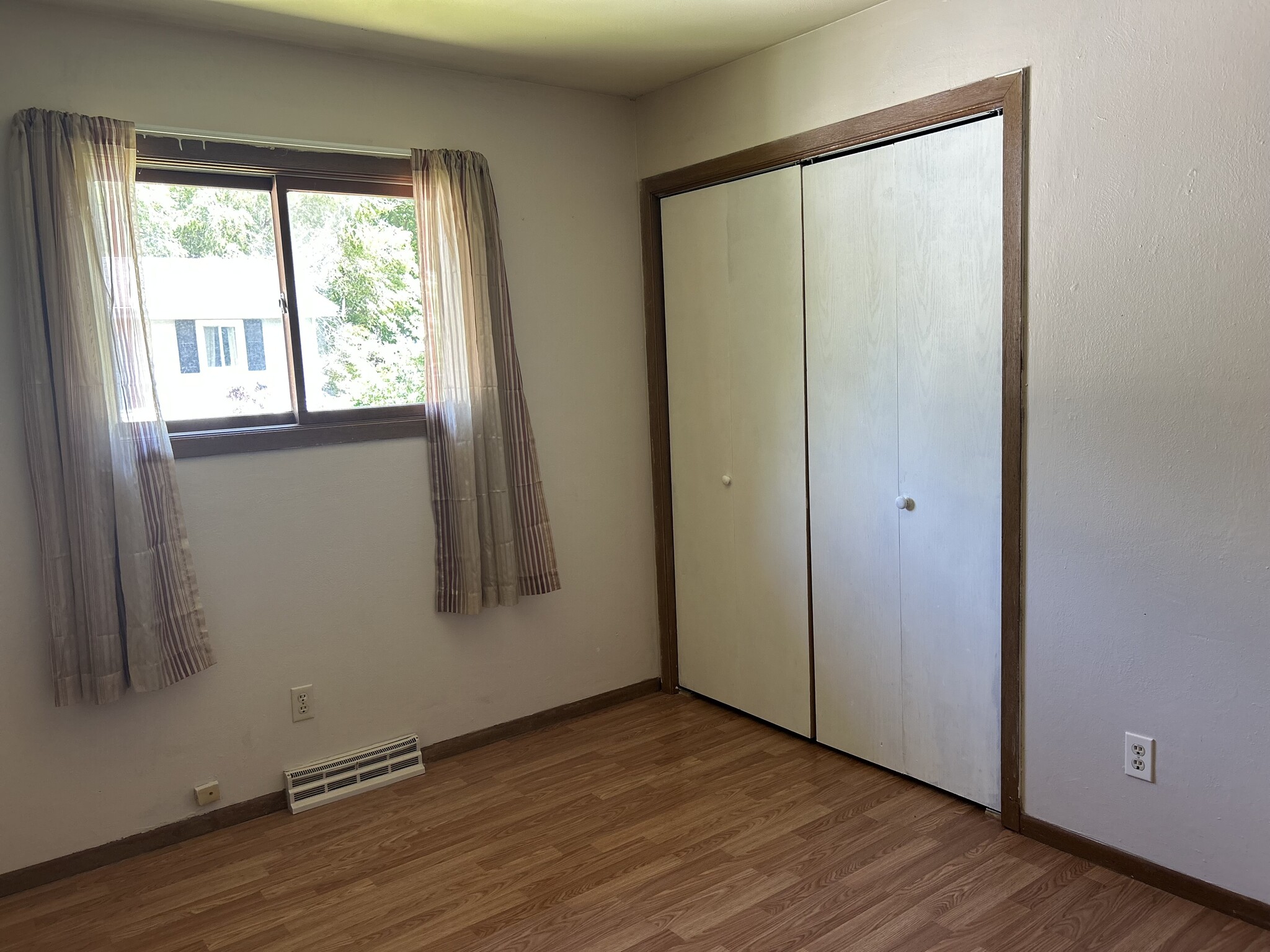 Bedroom 2 - 1230 S Thompson Dr