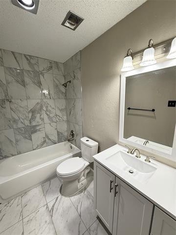 Building Photo - 2106 Briarmeadow Dr