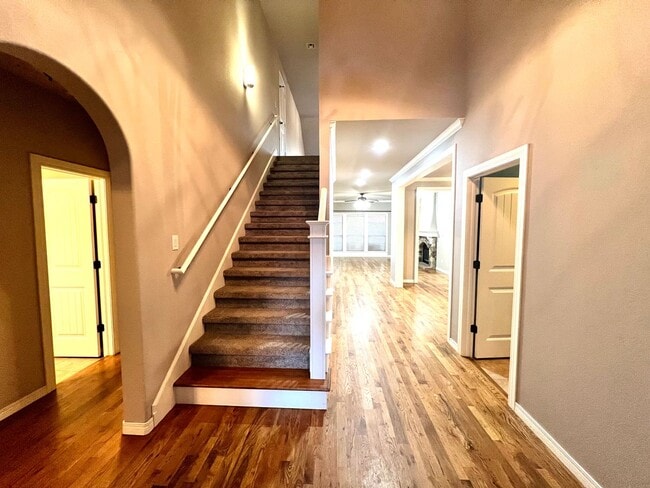 Building Photo - Stunning Home in Bixby Schools!