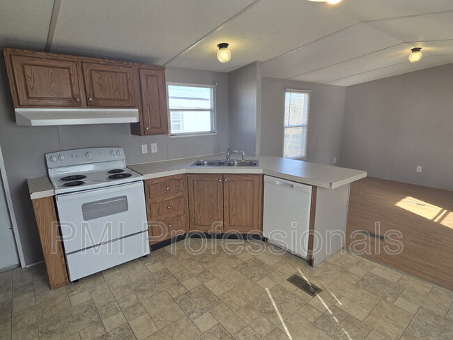 Building Photo - 929 Cranor Rd