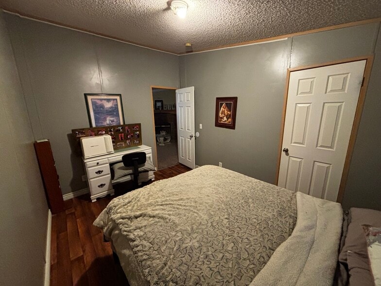 Bedroom 1 - 11026 Redwood Rd