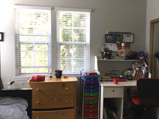 Building Photo - 6 Dockside Cir