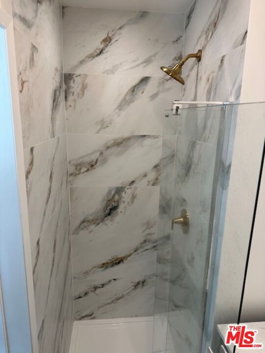 Building Photo - 960 Larrabee St