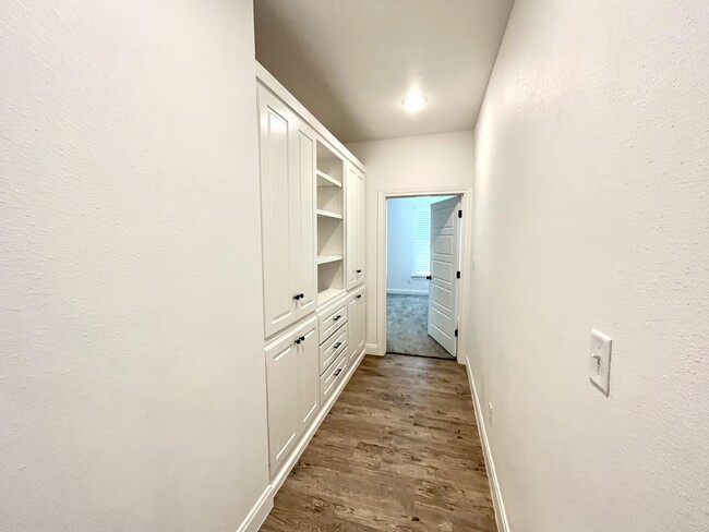 Building Photo - 5603 117th St