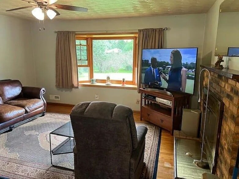 Building Photo - 10449 Mississippi Blvd NW