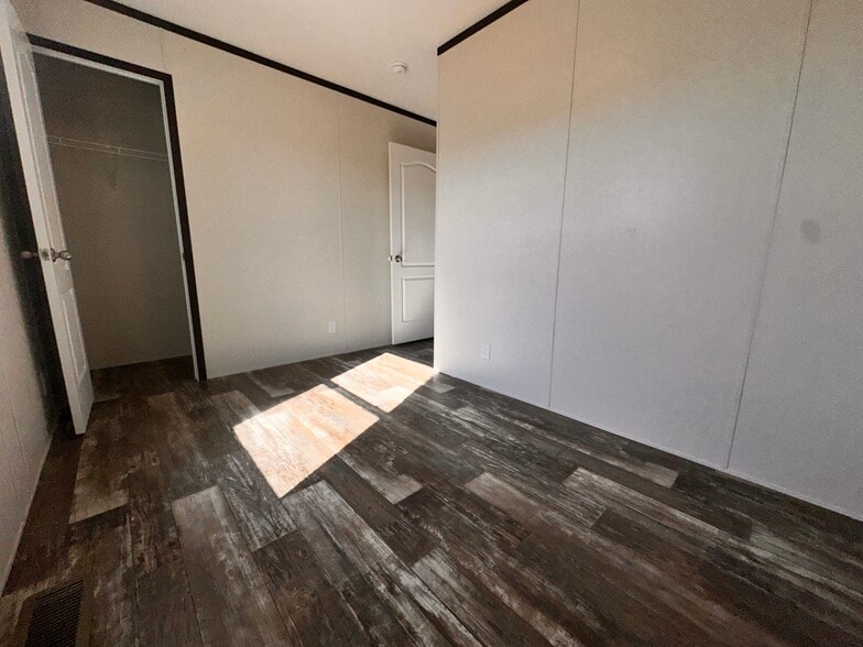 Building Photo - 24 Skeena St