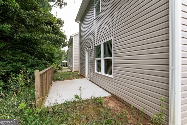 Building Photo - 526 Hill Crest Cir