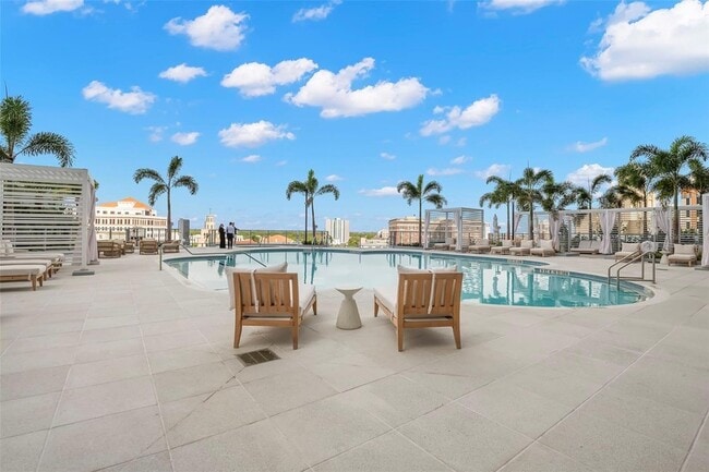 Building Photo - 400 Central Ave