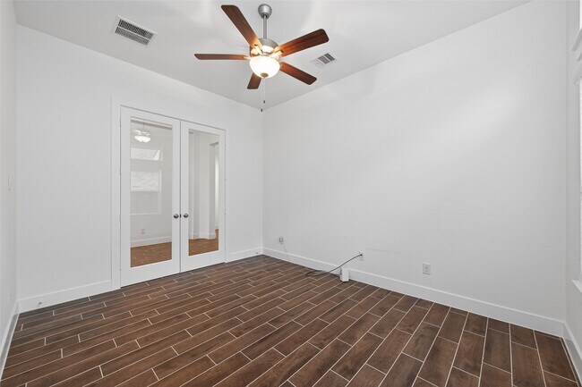 Building Photo - 18338 Tiger Flowers Dr