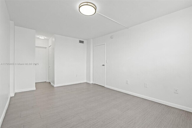 Building Photo - 14170 SW 84th St