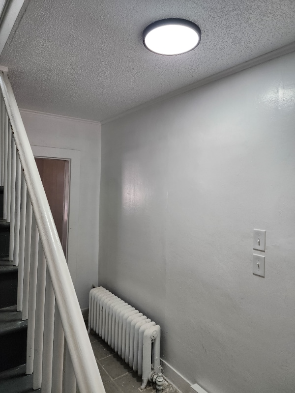 Building Photo - 302 Laurel Hill Ave