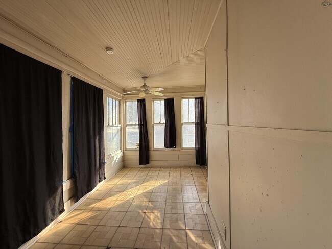 Building Photo - 116 W North St