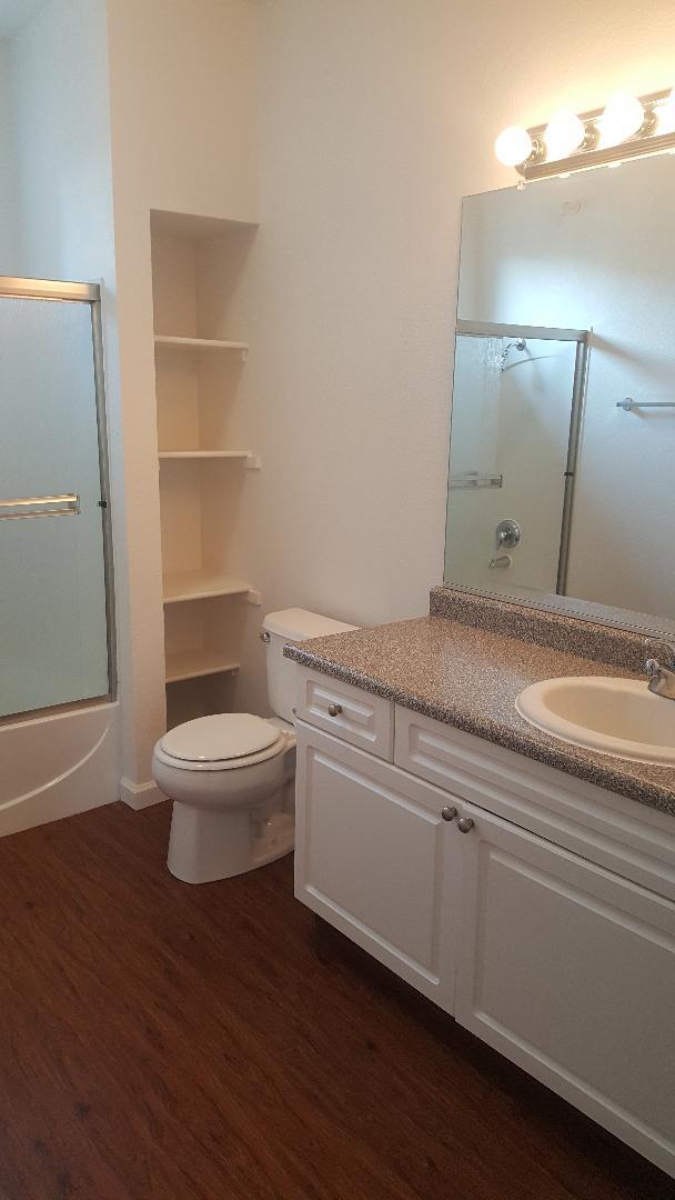 Bathroom - 8905 Davis Rd