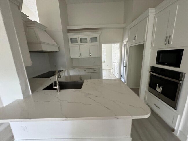 Building Photo - 3723 Westmeadow Dr