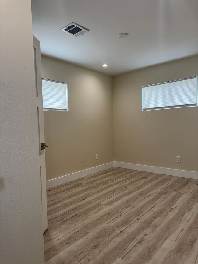 Building Photo - 7316 La Salette St