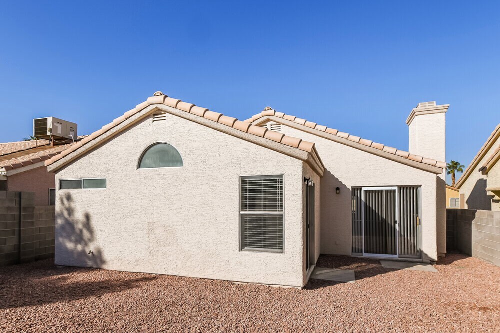 Building Photo - 7122 Knoll View Dr