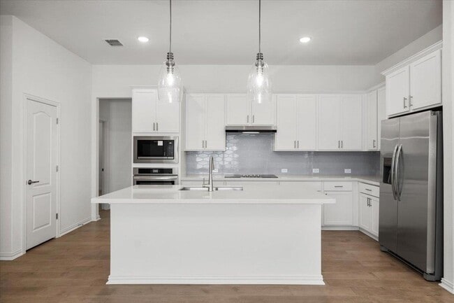 Building Photo - 1425 Cole Ests Dr