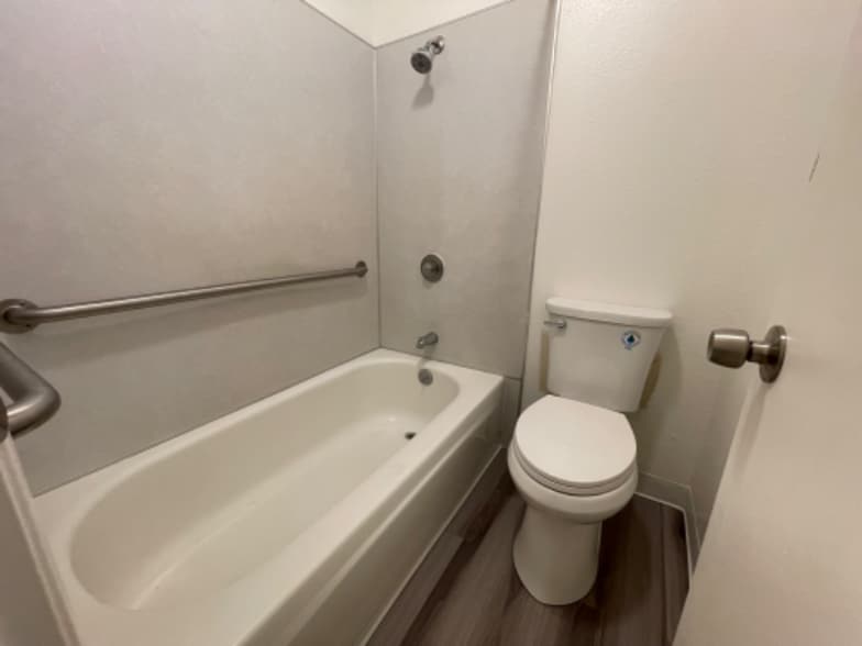 Building Photo - 1241 Morse Ave