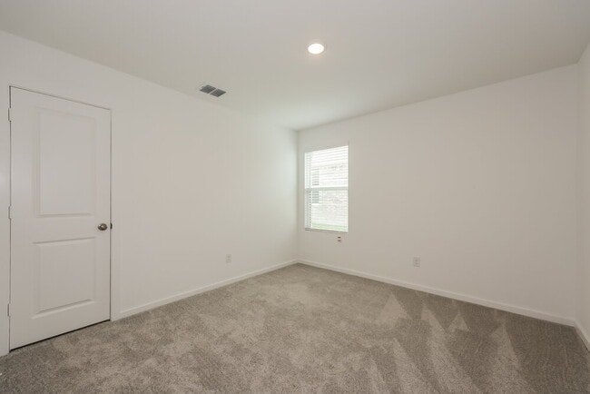 Building Photo - 103 Wild Rose Dr