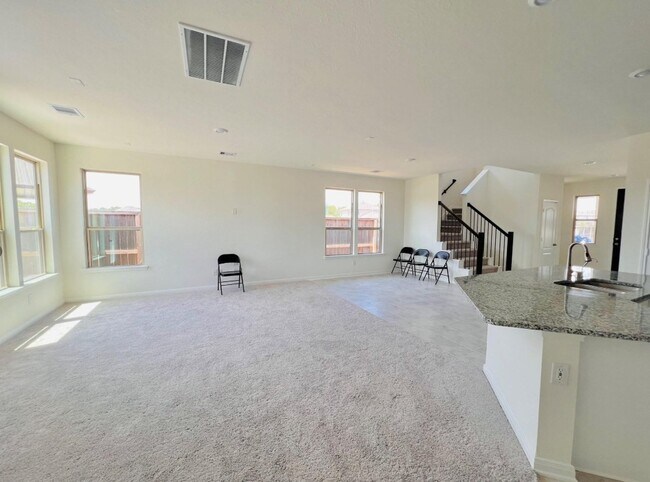 Building Photo - 4939 Hickory Deer Ln